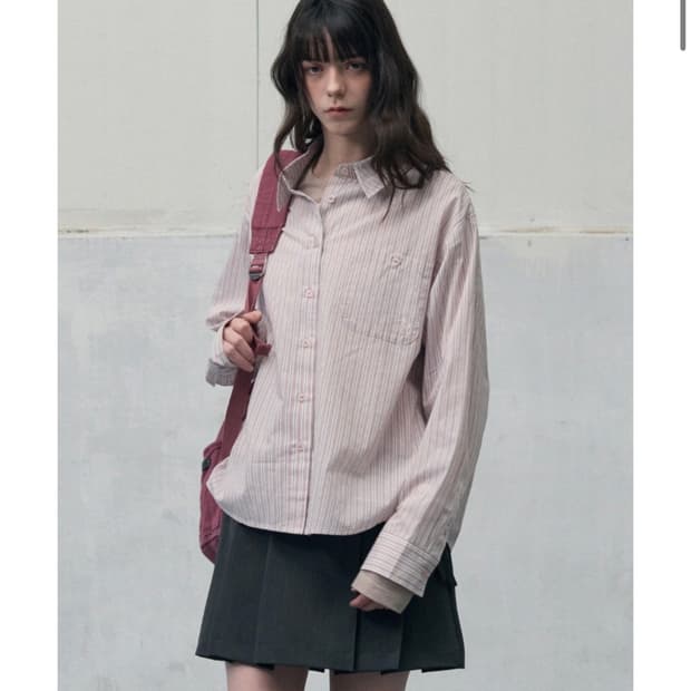 (새상품)(S) 레더리 스몰 로고 스트라이프 코튼 셔츠 [PINK]