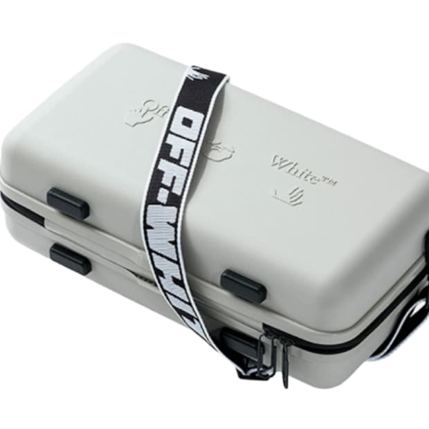 오프화이트 x 아모레 퍼시픽 프로텍션 박스