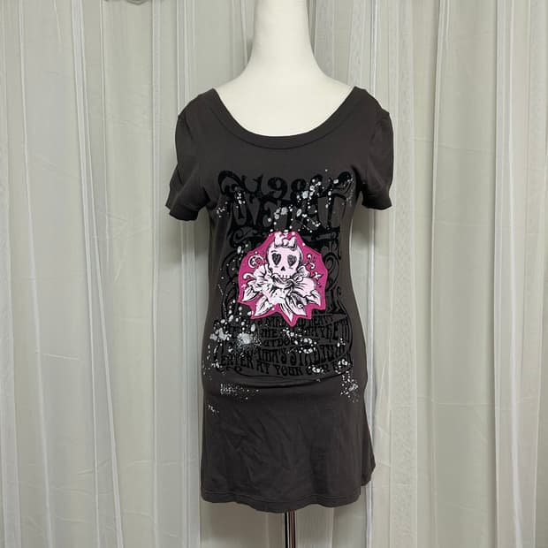 스크랩북 펑크 스컬패턴 뒷트임 반팔 탑