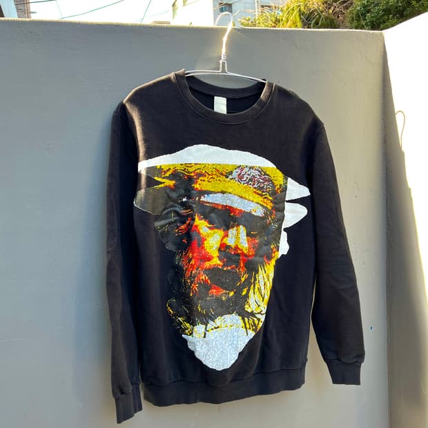 어태치먼트 프린트 롱슬리브 스웻셔츠