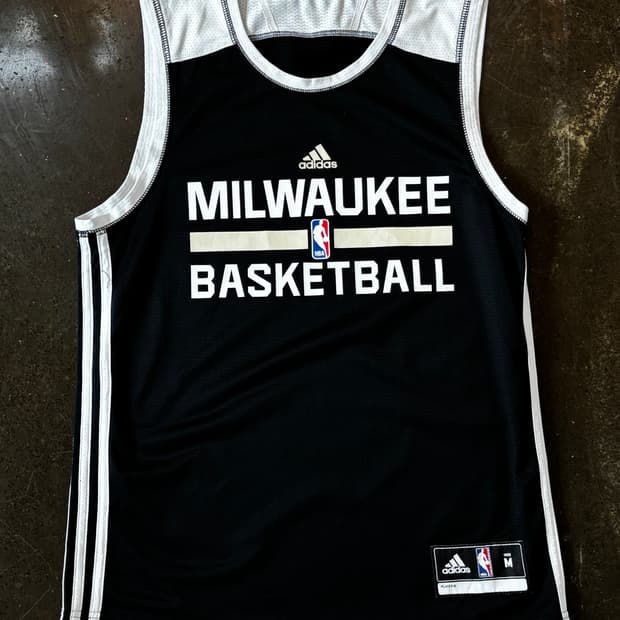Adidas NBA Milwaukee Bucks 트레이닝 슬리브리스