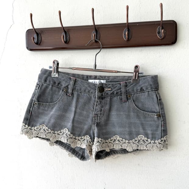 gray fairy lace detail short denim pants