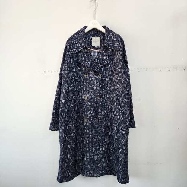 Thursday Island 패턴 더블 코트