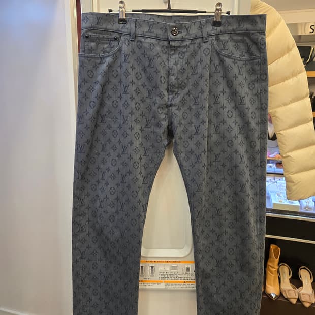 루이비통 모노그램 슬림 진 데님 팬츠