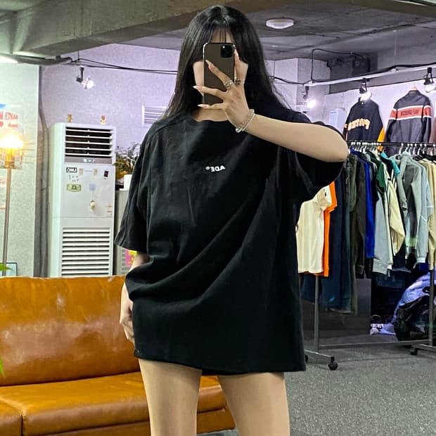 아더에러 스몰 로고 반팔 티셔츠 블랙 B5220