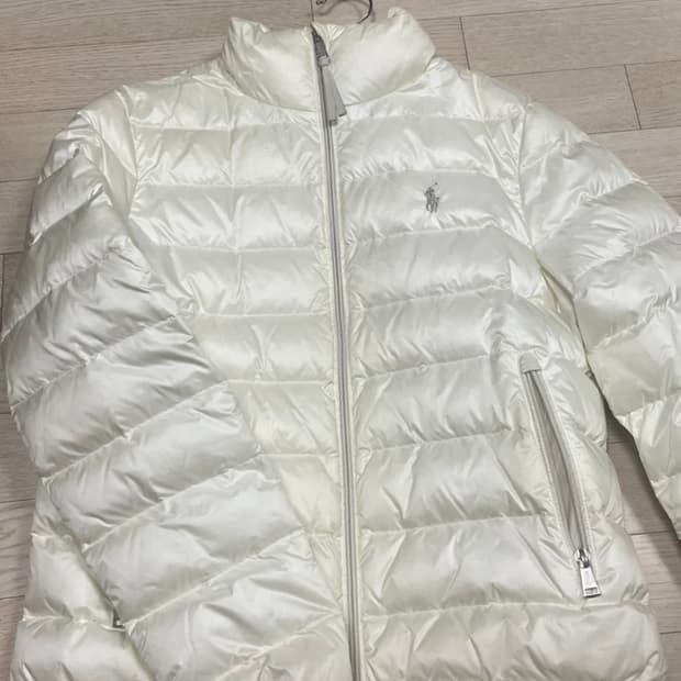 폴로 아이보리 경량패딩 s