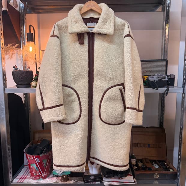 프릭스 스토어 플리스 무스탕 리버스 코트