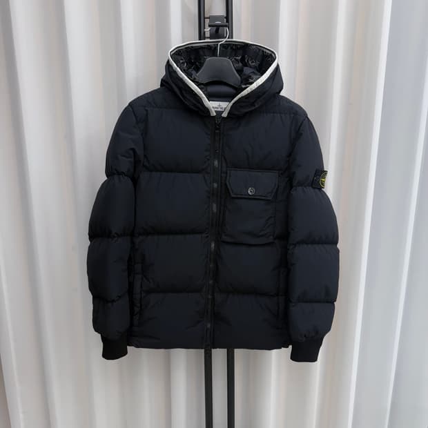 [M] 스톤아일랜드 나슬란 와트로 패딩 블랙