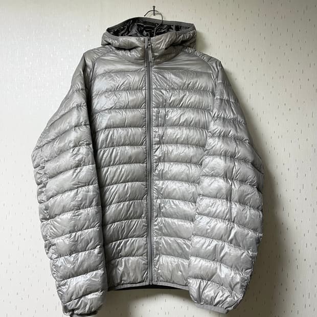유니클로 정품 경량 다운패딩자켓 L