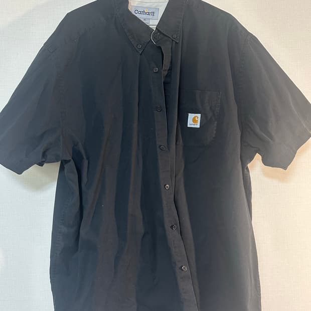칼하트 로고 포켓 반팔셔츠
