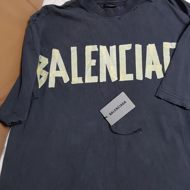 발렌시아가 테이프 반팔 티셔츠