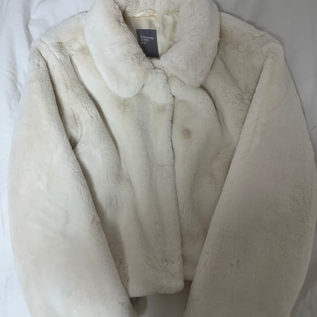 에잇세컨즈 토끼털 퍼 자켓