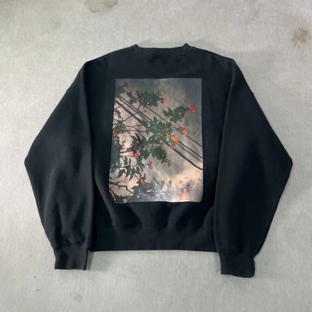 105 피오갓 에센셜 포토 프린팅 맨투맨