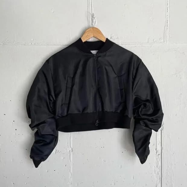 지그재그 셔링 항공점퍼 블랙  (가격내림)