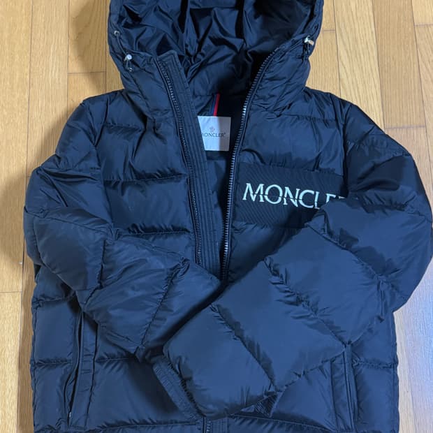 몽클레어 AITON 남성 패딩 블랙 TG 4