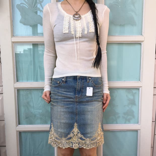 Frill point ribbed knit