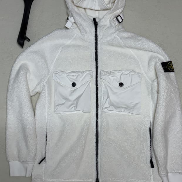 (최상,한정판) 21fw 스톤아일랜드 양털 자켓 L 스톤아일랜드 후리스