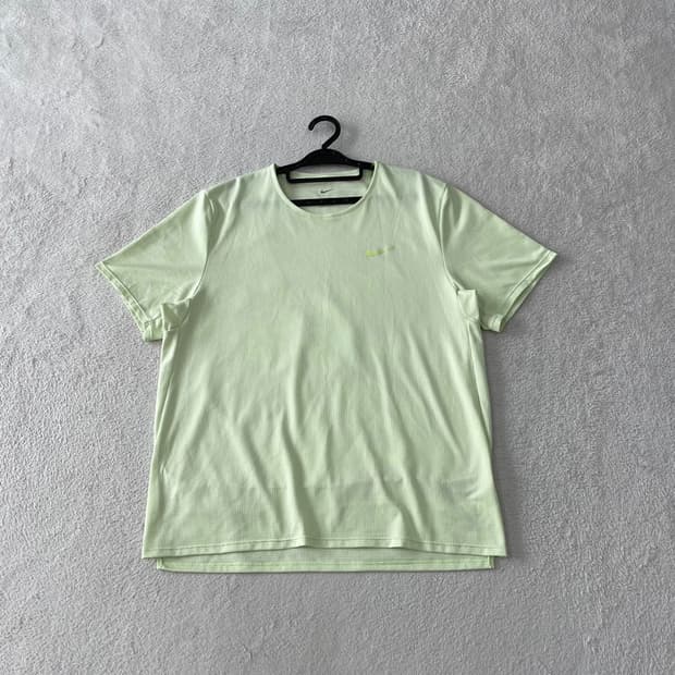 XL 나이키 와일드런 러닝 반팔티셔츠 105