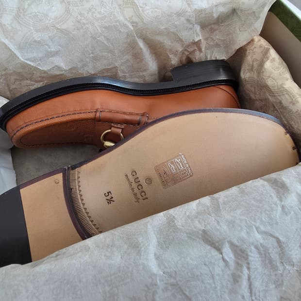 구찌 홀스빗 GG 엠보싱 브라운 로퍼 5.5 (새상품, 정품)