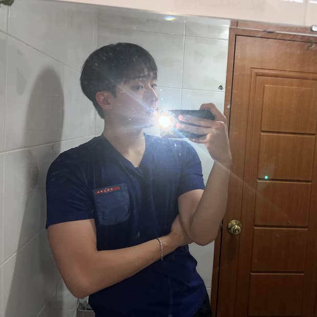 PRADA SPORTS 리네아 로사 나일론 레드텝 포켓 티셔츠