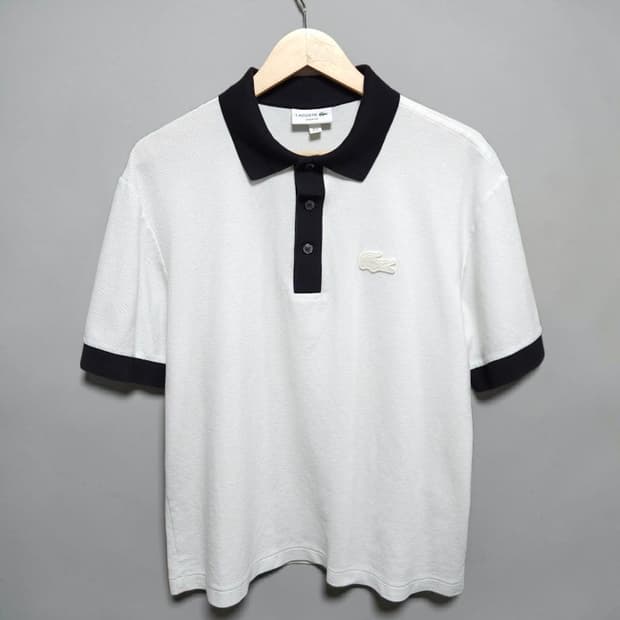 100 LACOSTE 라코스테 화이트 블랙배색 반팔 카라티