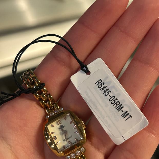 새상품 로즈몽 골드 메탈 큐빅 팔찌 시계