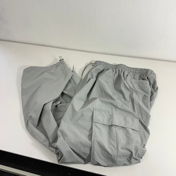 L 낫포너드 그레이 세미와이드핏 카고 나일론팬츠