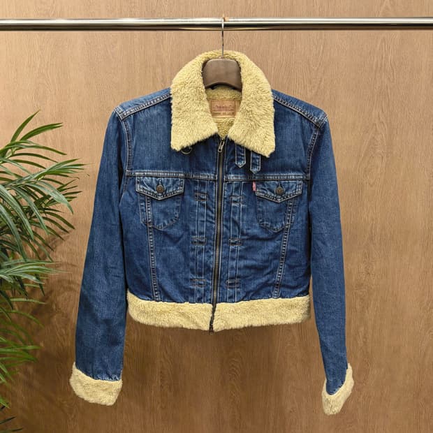 리바이스 데님 자켓 쉐르파 퍼 안감 레드 로고 탭 디테일 레귤러핏 블루