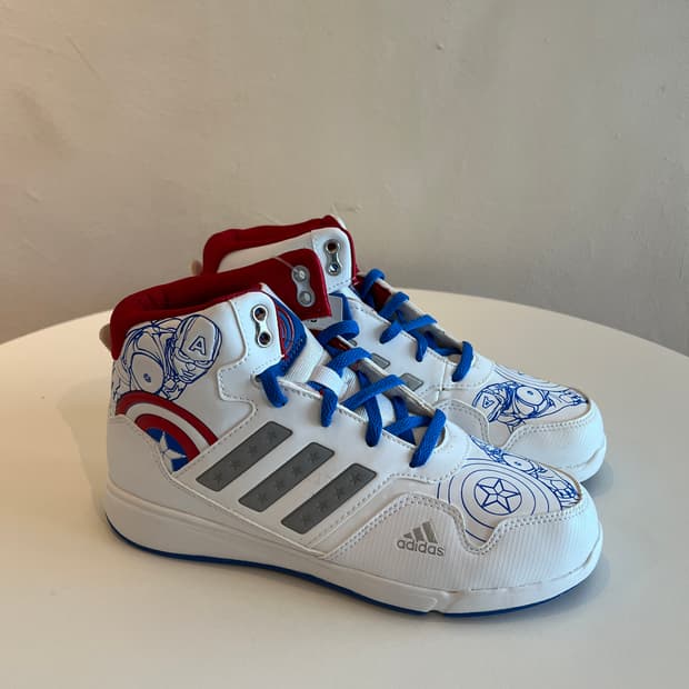 (220) 아디다스 DY 어벤져스 미드 K (B23898)