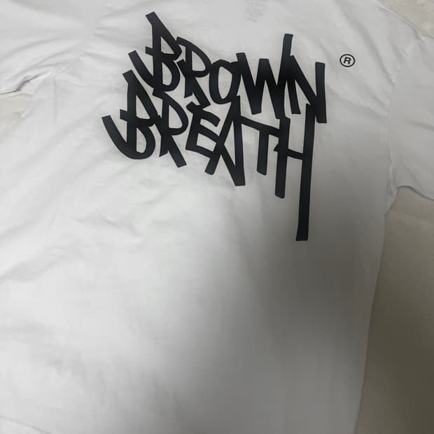 브라운브레스 흰색 반팔티