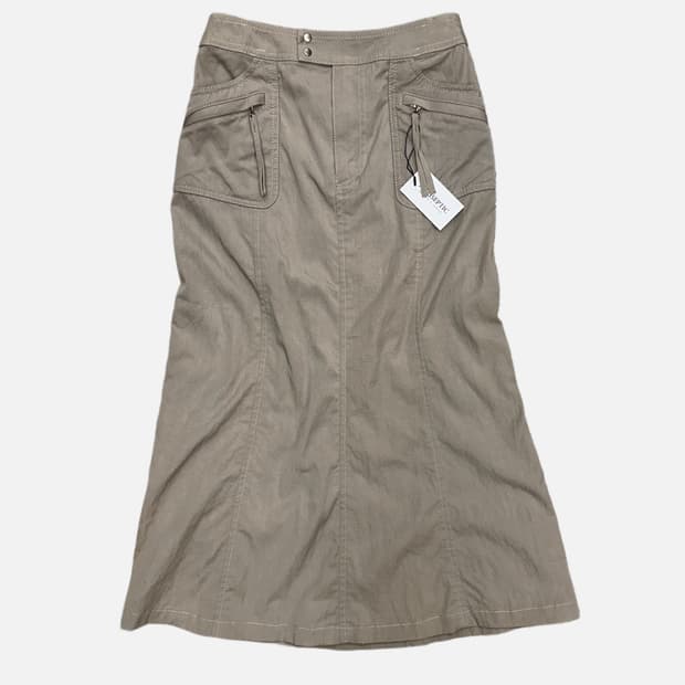 beige pocket snap skirt