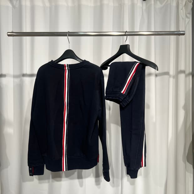 톰브라운 백삼선 트레이닝 셋업 맨투맨 조거팬츠