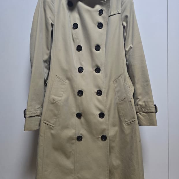 버버리 샌드링엄 트렌치 코트