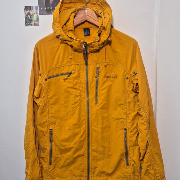 몽벨에서 나온 남성 바람막이 자켓  M
사이즈  