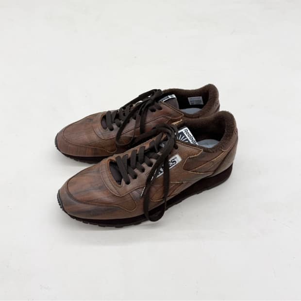 임스 x 리복 클래식 레더