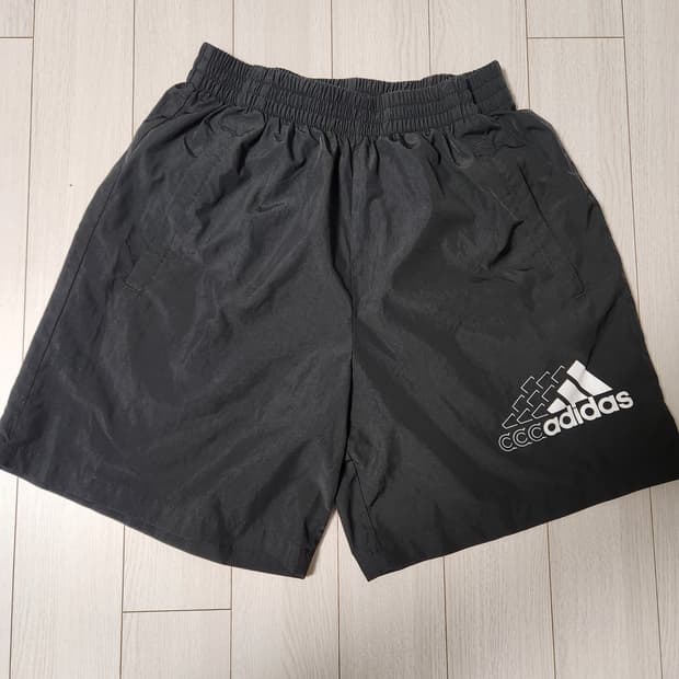 아디다스 Q3 BLUV SH  트레이닝 러닝 반바지 M(새상품급)

아디