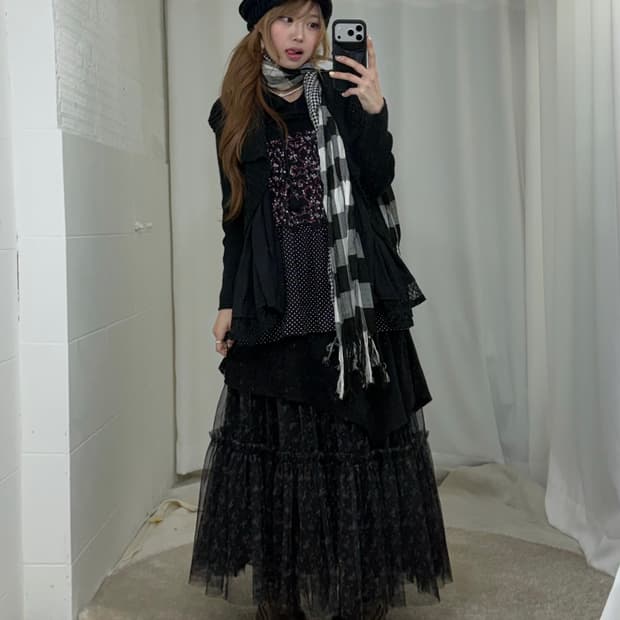 블랙 세실맥비 하구미 그런지 잔꽃 샤스커트 코디세트