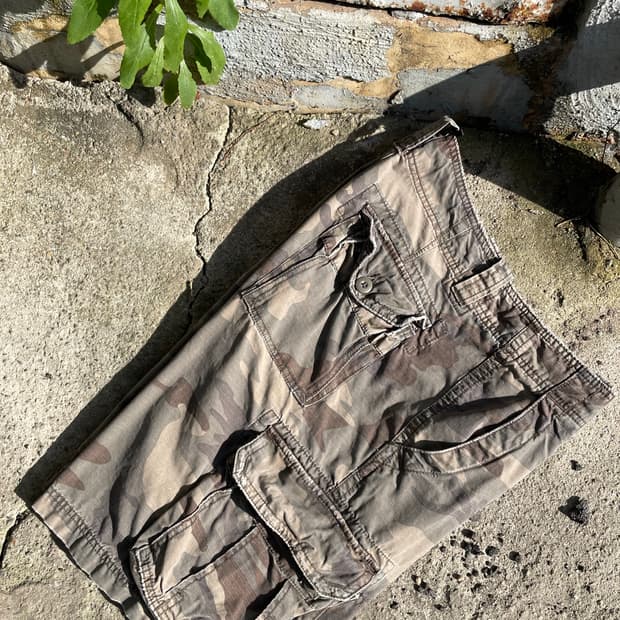 Vintage camo cargo short pants