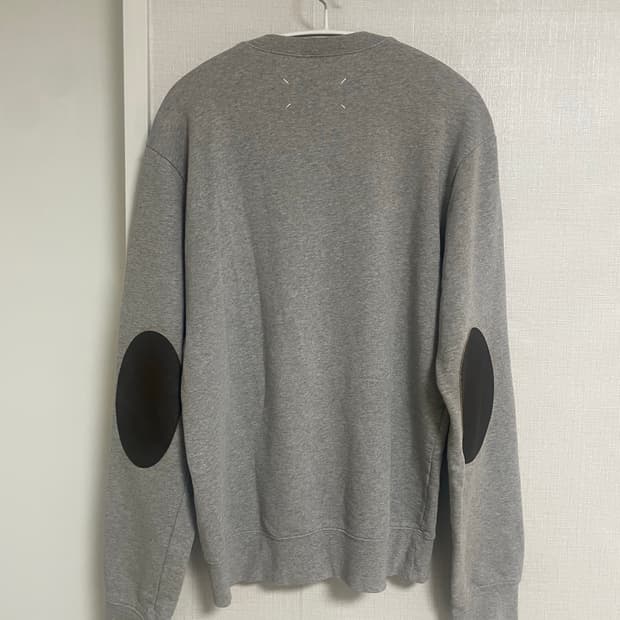 메종 마르지엘라 엘보우 패치 맨투맨