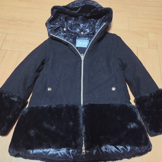 에르노 여아 네이비 퍼 코트 10A
