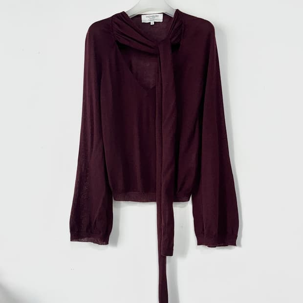 입생로랑 타이 넥 캐시미어 니트 탑