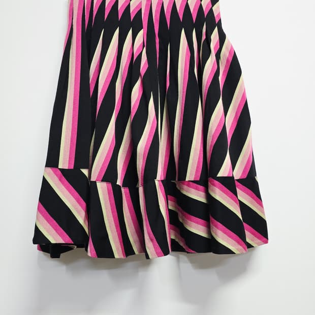 레니본 핑크 스트라이프 플리츠 스커트