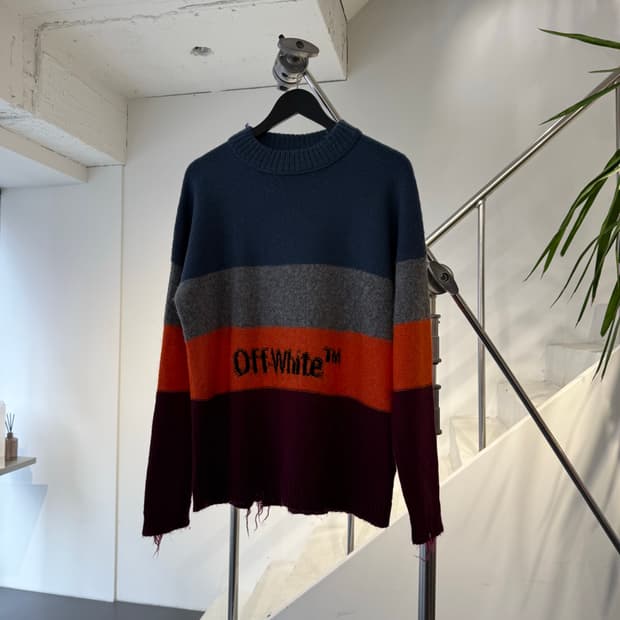오프화이트 니트