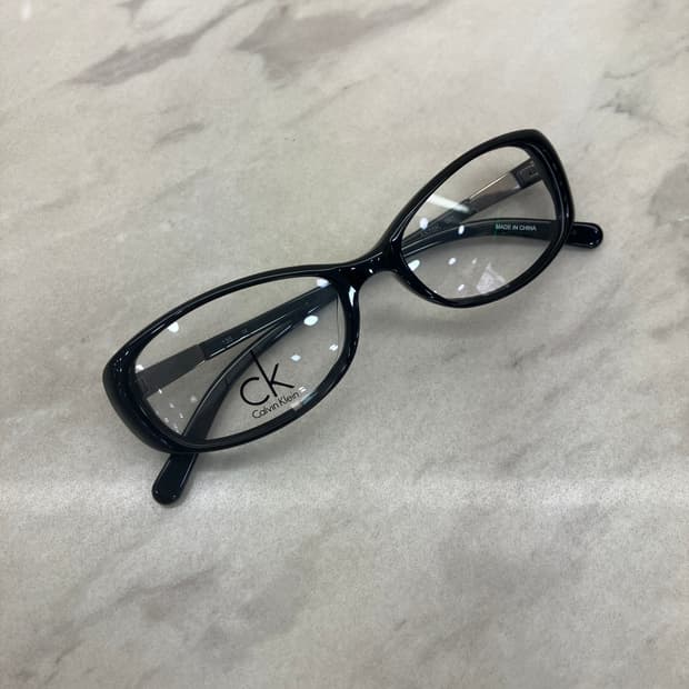 캘빈클라인 CK 긱시크 블랙 뿔테 안경