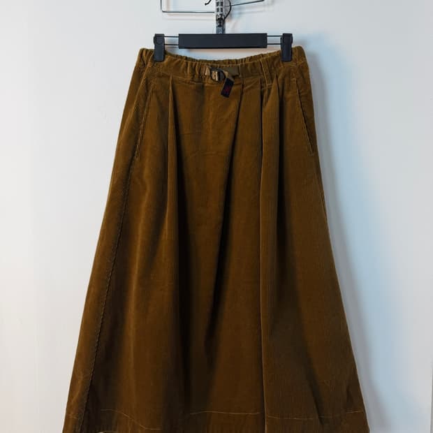 그라미치 코듀로이 스커트 
