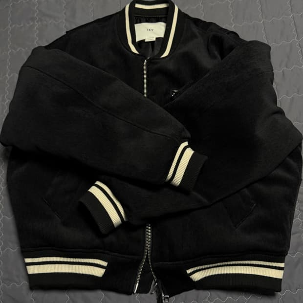 이에이 패디드 벨벳 자켓(L사이즈)