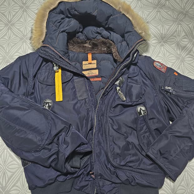 [교환] 파라점퍼스 고비 XL네이비➡️XL블랙 교환 구해요