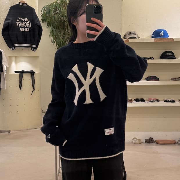 뉴에라 뉴욕 양키스 빅로고 니트 스웨터 네이비 U396