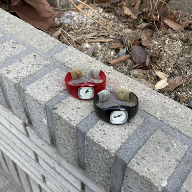 vintage bangle watch (red) 