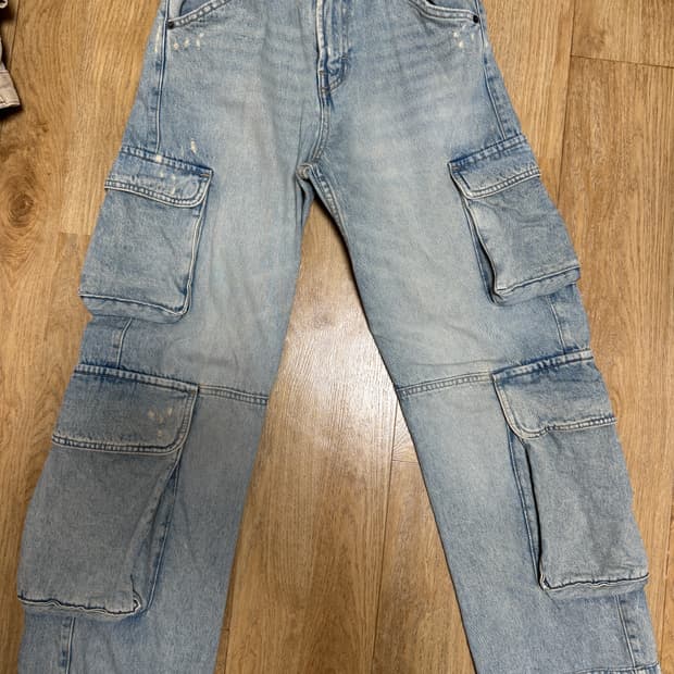 자라 데미지드 카고 데님